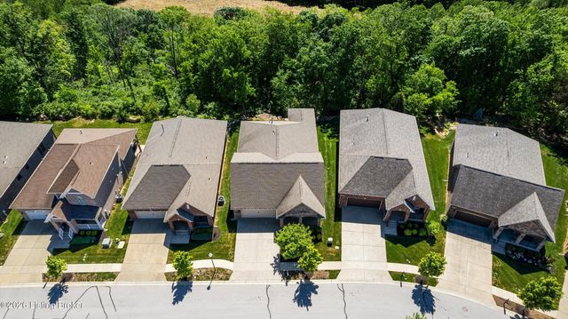9328 Cross Meadows Cir, Louisville, KY 40291