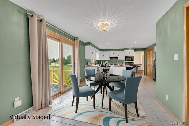 83 Meadowdale Lane, West Seneca, NY 14224