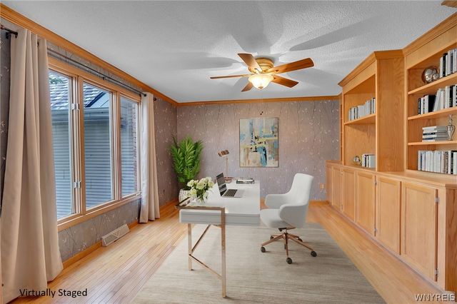 83 Meadowdale Lane, West Seneca, NY 14224
