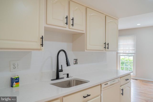 3970 BRADWATER ST, Fairfax, VA 22031