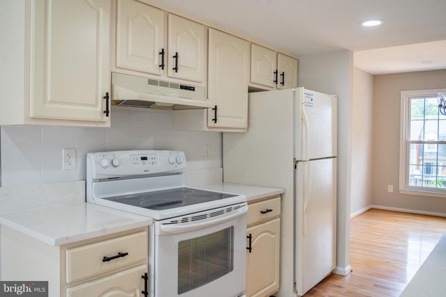3970 BRADWATER ST, Fairfax, VA 22031