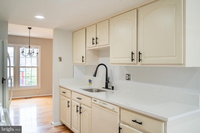 3970 BRADWATER ST, Fairfax, VA 22031