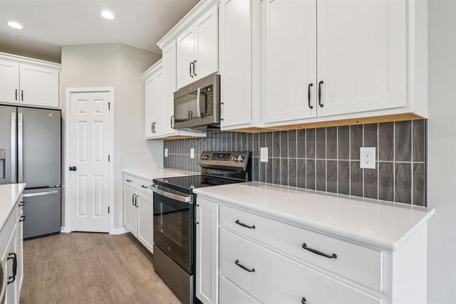 2730 Amber Valley Road, Cedar Falls, IA 50613