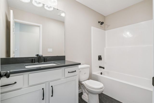2730 Amber Valley Road, Cedar Falls, IA 50613