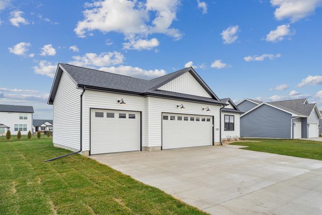2730 Amber Valley Road, Cedar Falls, IA 50613