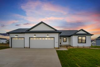 2730 Amber Valley Road, Cedar Falls, IA 50613