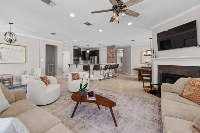 208 Sailors RUN, Lakeway, TX 78734