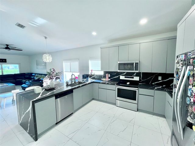 1334 SW 44th Ter, Deerfield Beach, FL 33442