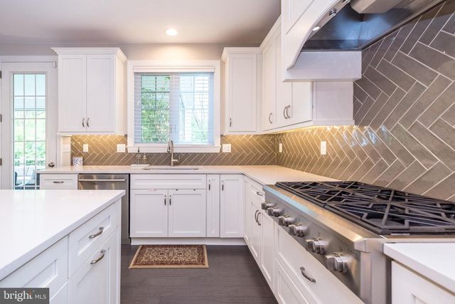 1 WHITE FIELD CT, Lower Gwynedd, PA 19002