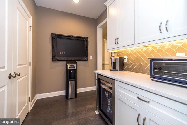 1 WHITE FIELD CT, Lower Gwynedd, PA 19002