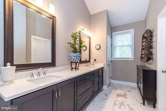 1 WHITE FIELD CT, Lower Gwynedd, PA 19002