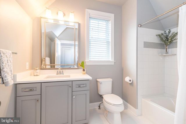 1 WHITE FIELD CT, Lower Gwynedd, PA 19002