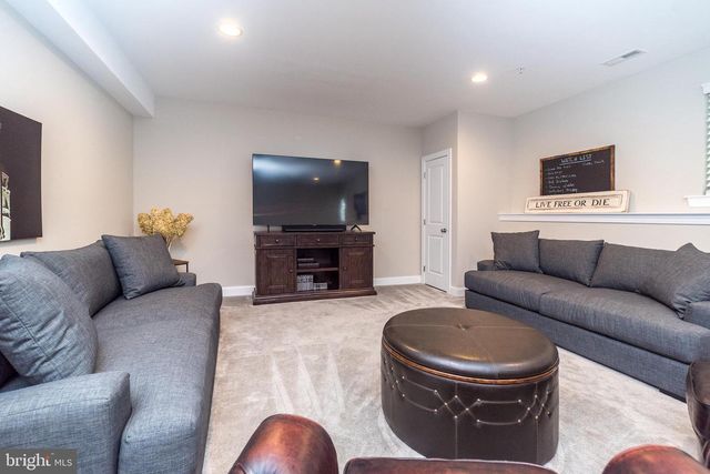 1 WHITE FIELD CT, Lower Gwynedd, PA 19002