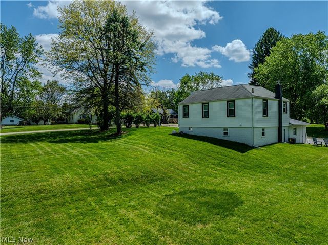 4465 Eastland Avenue NE, Louisville, OH 44641