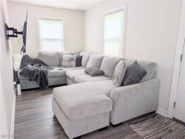 4465 Eastland Avenue NE, Louisville, OH 44641