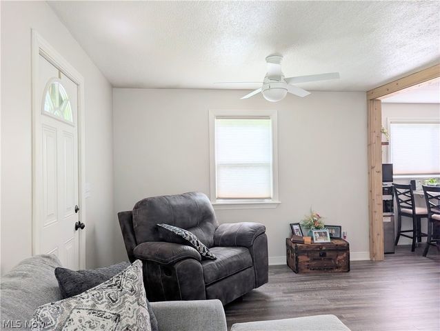 4465 Eastland Avenue NE, Louisville, OH 44641