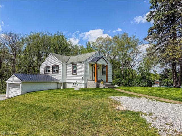 4465 Eastland Avenue NE, Louisville, OH 44641