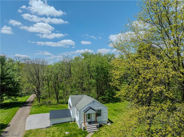 4465 Eastland Avenue NE, Louisville, OH 44641