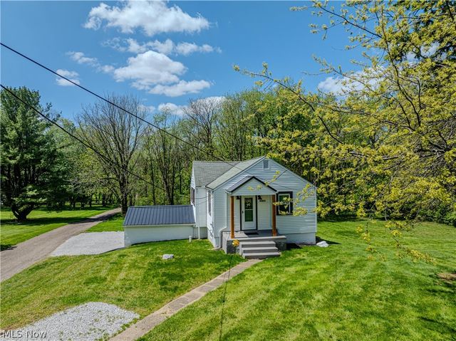 4465 Eastland Avenue NE, Louisville, OH 44641