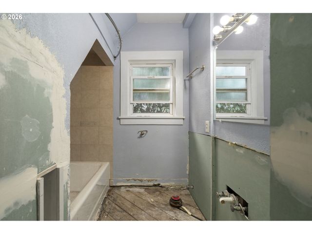 9105 N SEWARD Ave, Portland, OR 97217