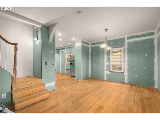 9105 N SEWARD Ave, Portland, OR 97217
