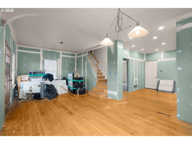 9105 N SEWARD Ave, Portland, OR 97217