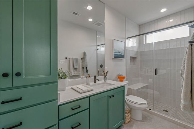 1841 Register Court, College Station, TX 77845
