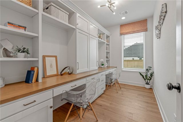 1841 Register Court, College Station, TX 77845