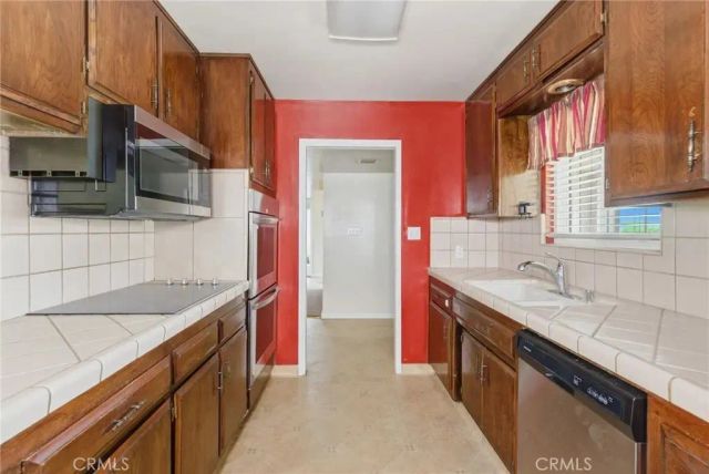 2413 Cheshire Dr, Bakersfield, CA 93309