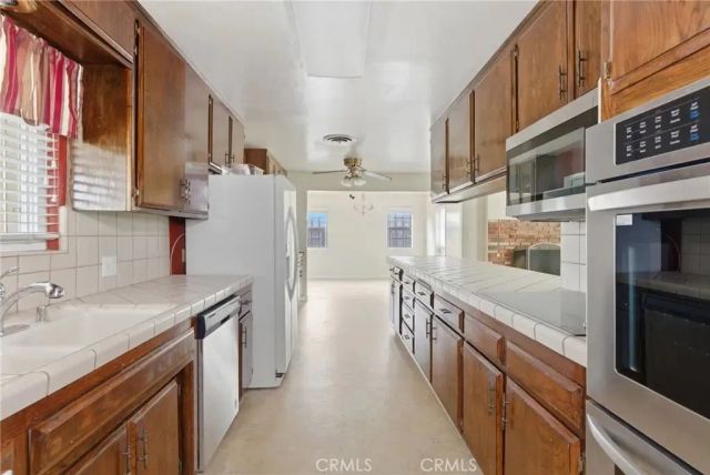 2413 Cheshire Dr, Bakersfield, CA 93309