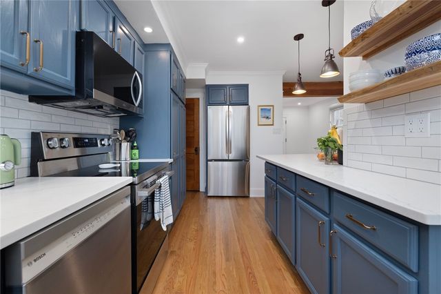75 Old Fort Road, Newport, RI 02840