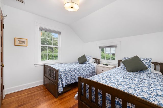 75 Old Fort Road, Newport, RI 02840