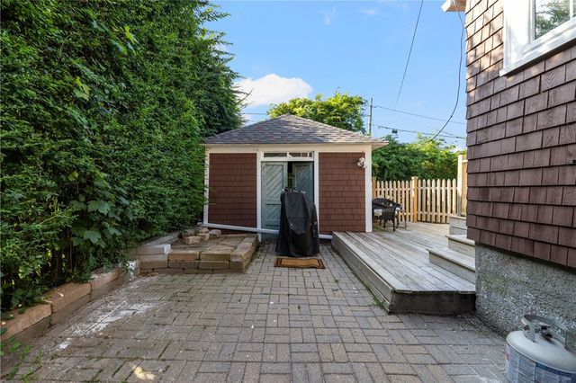 75 Old Fort Road, Newport, RI 02840