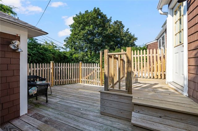 75 Old Fort Road, Newport, RI 02840