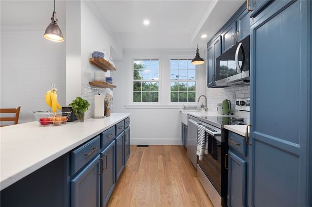 75 Old Fort Road, Newport, RI 02840