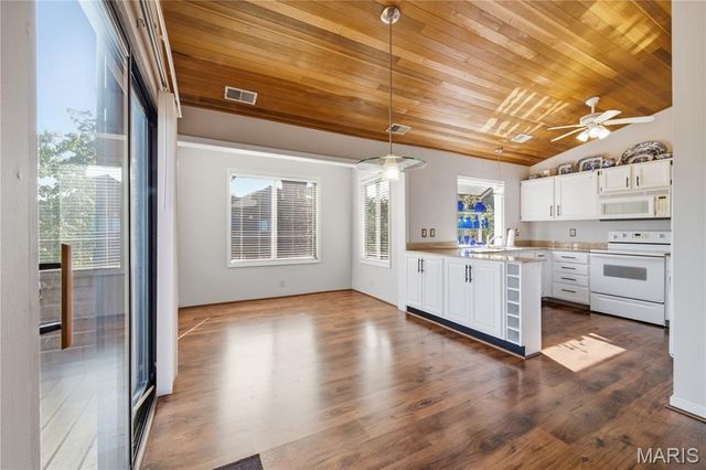 1002 Hemingway Lane H, Weldon Spring, MO 63304