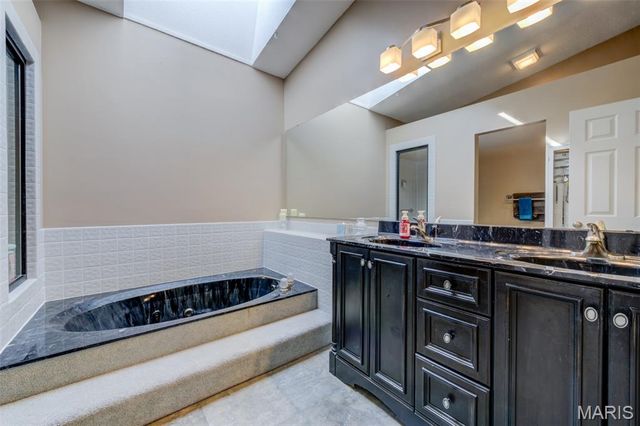 1002 Hemingway Lane H, Weldon Spring, MO 63304