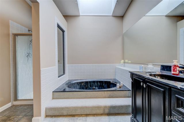 1002 Hemingway Lane H, Weldon Spring, MO 63304