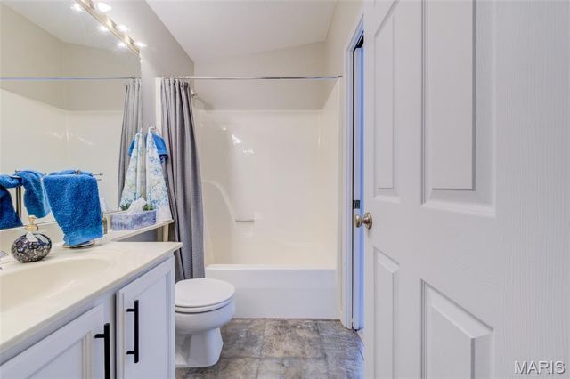 1002 Hemingway Lane H, Weldon Spring, MO 63304