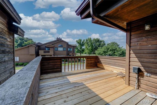 1002 Hemingway Lane H, Weldon Spring, MO 63304