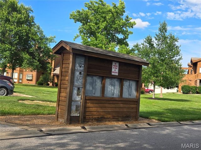 1002 Hemingway Lane H, Weldon Spring, MO 63304