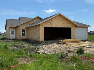 1858 63rd Avenue S, Fargo, ND 58104