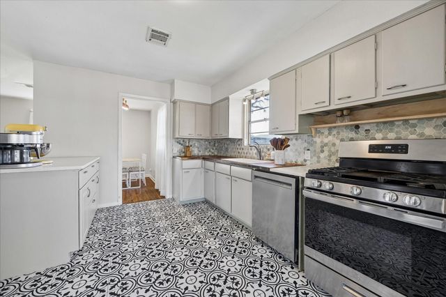 2418 Roy Circle, Houston, TX 77007