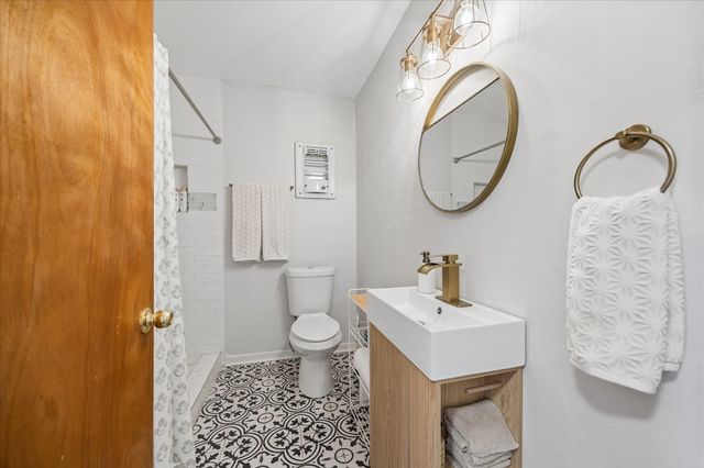 2418 Roy Circle, Houston, TX 77007