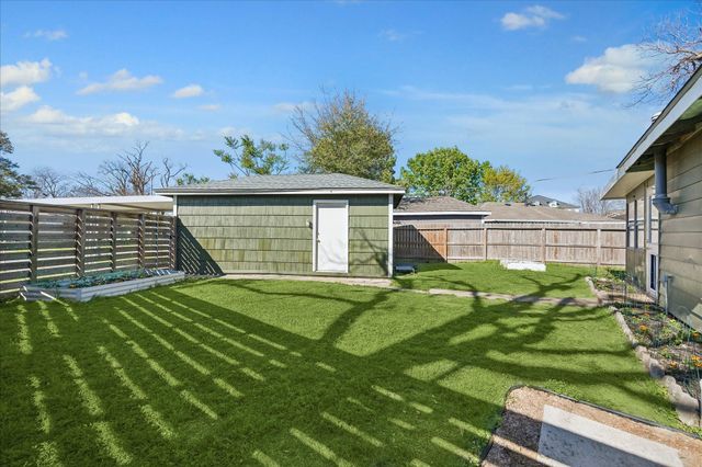 2418 Roy Circle, Houston, TX 77007