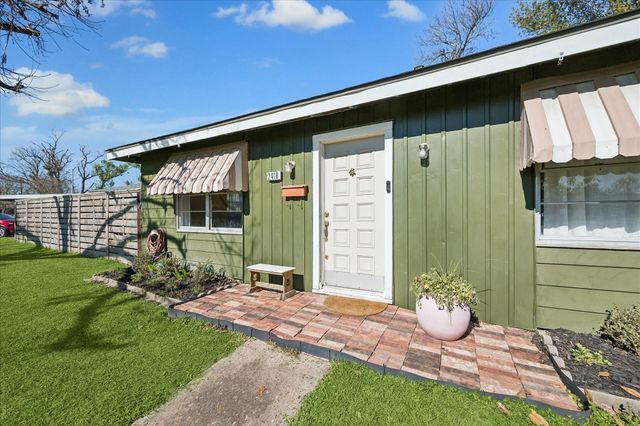 2418 Roy Circle, Houston, TX 77007