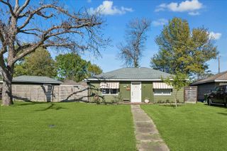 2418 Roy Circle, Houston, TX 77007