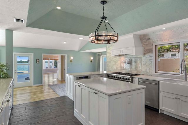 1215 COMMODORE DRIVE, New Smyrna Beach, FL 32168
