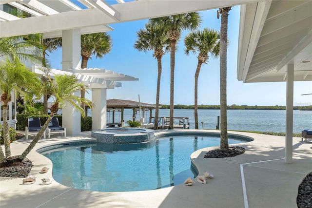 1215 COMMODORE DRIVE, New Smyrna Beach, FL 32168