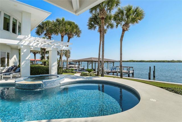 1215 COMMODORE DRIVE, New Smyrna Beach, FL 32168